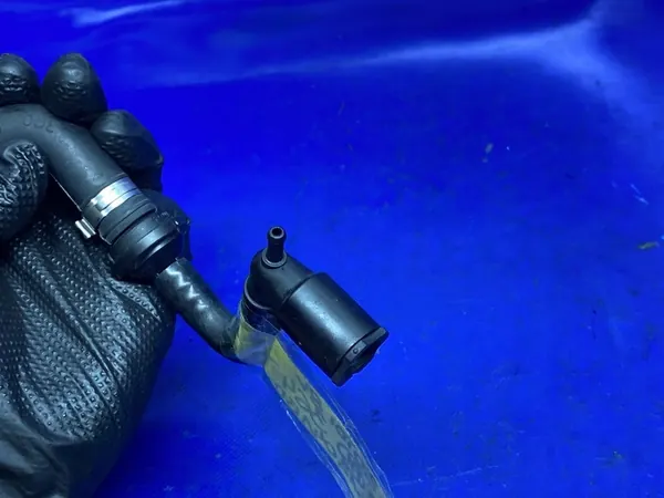 Tuyau de vide VW Passat B6 Golf V 2.0 TDI BMP image 6