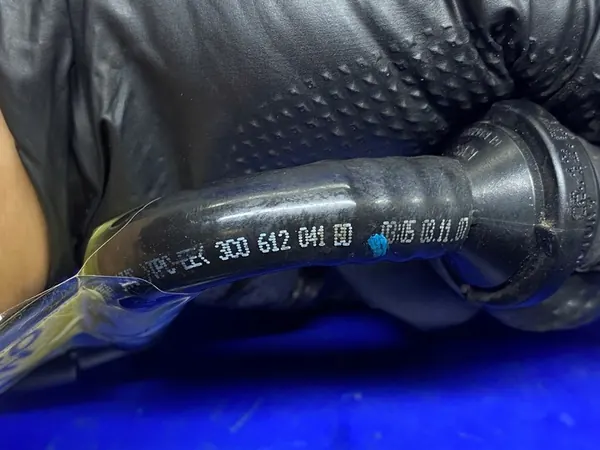 Tuyau de vide VW Passat B6 Golf V 2.0 TDI BMP image 8