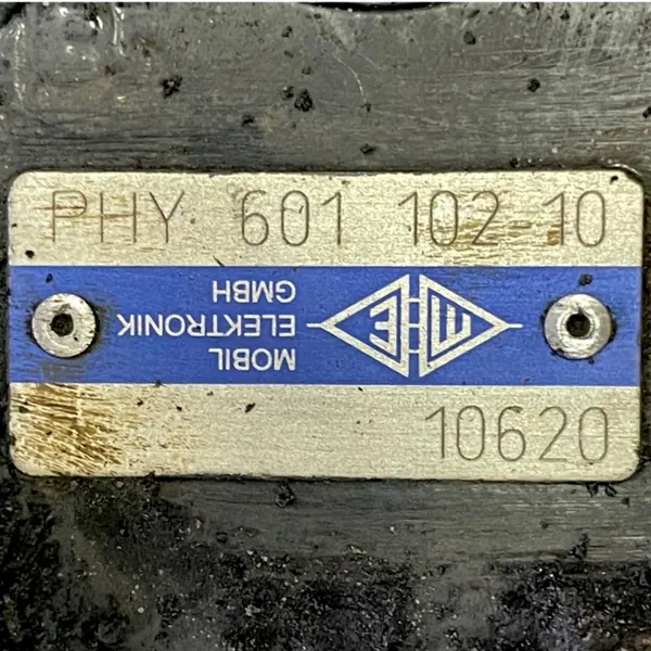 Distributeur hydraulique Volvo OEM 77700988 - Occasion image 2