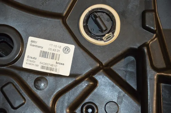 VW Golf VI Elevador de Vidro Esquerdo 5K1837730Q image 2