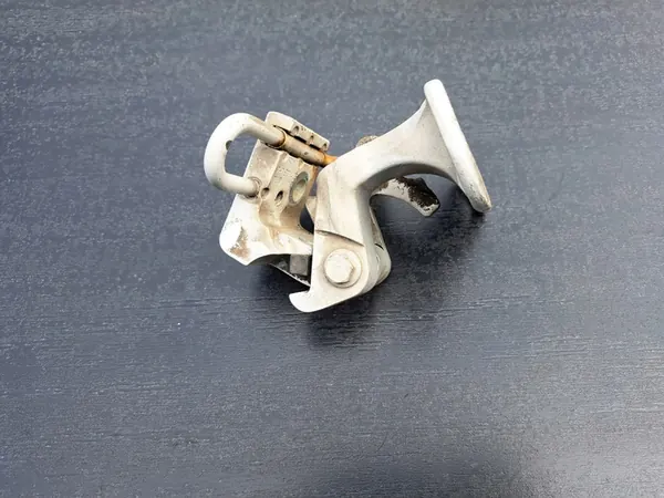 VW T5 Vänster Främre Nedre Dörrgångjärn 7H0831411B image 2