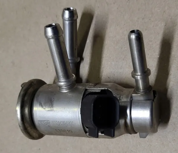 AdBlue Fuel Injector Volvo XC60 II 2.0D Mild Hybrid OEM image 3