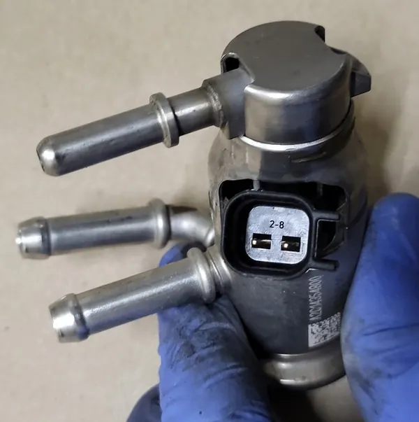 AdBlue Fuel Injector Volvo XC60 II 2.0D Mild Hybrid OEM image 4