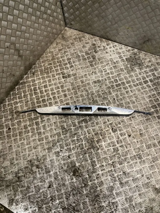 Feu de plaque Mercedes-Benz CLS C219 OEM 2197580002 image 2