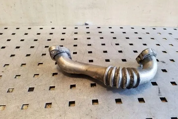 EGR Pipe SKODA OCTAVIA II 1.6L diesel 2012 03L131521Q image 3