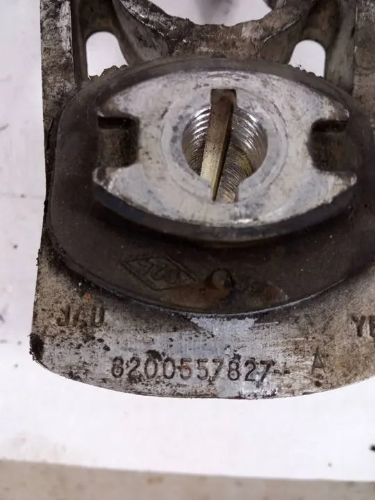 Renault Espace IV 3.0DCI Brackets and Mounts 8200557827 image 4