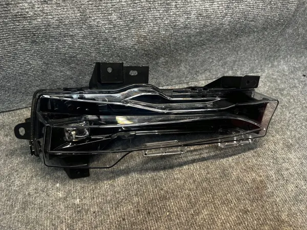 Tesla Model Y Levage LED Halogène Gauche OEM 1624797-00-A image 3