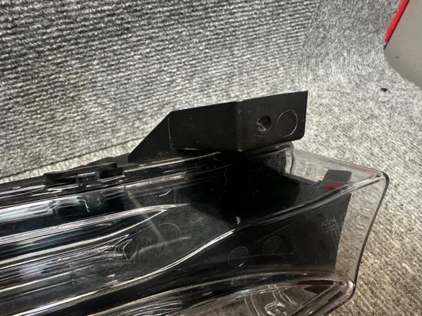 Tesla Model Y Levage LED Halogène Gauche OEM 1624797-00-A image 5