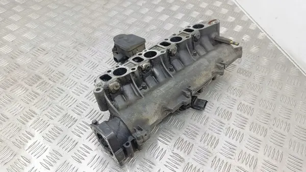 Collecteur d'admission OPEL ZAFIRA B 1.9L diesel 2007 55210201 image 1