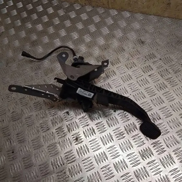 Kopplingspedal OEM 4M51-7B633-XG för Ford Focus MKII image 2