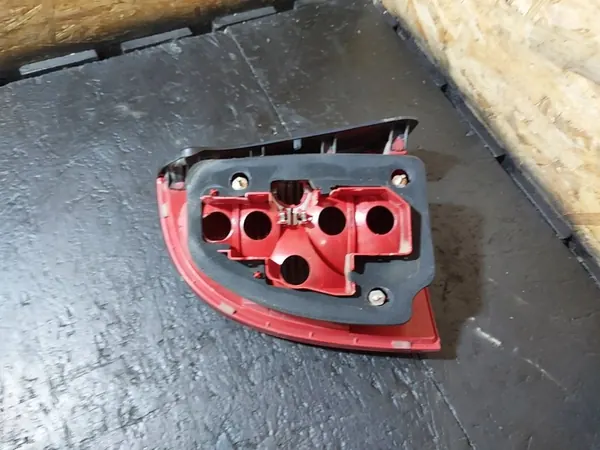 Luz trasera derecha Volkswagen PASSAT B5 Sedan Lift image 10