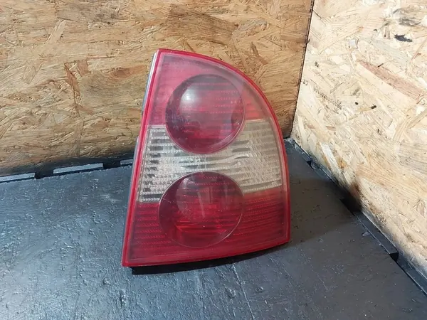 Luz trasera derecha Volkswagen PASSAT B5 Sedan Lift image 3