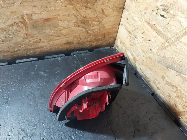 Luz trasera derecha Volkswagen PASSAT B5 Sedan Lift image 5