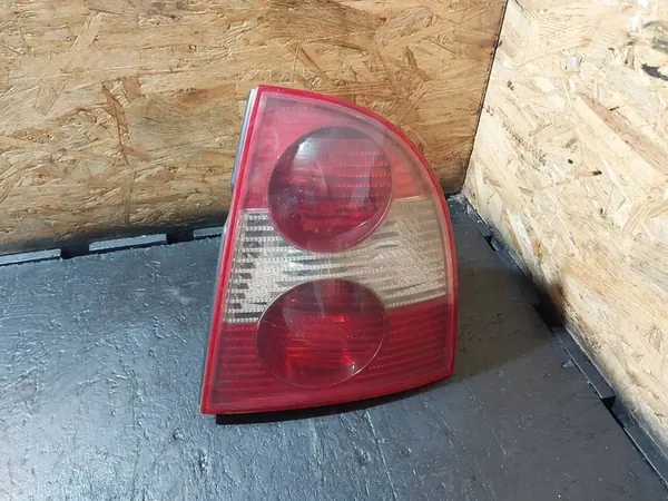 Luz trasera derecha Volkswagen PASSAT B5 Sedan Lift image 7