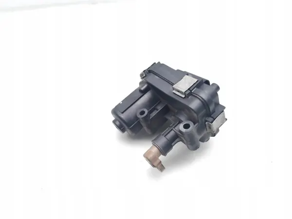 Turboactuator Jeep Cherokee 2.0 CRD Diesel 2015 SUV image 9
