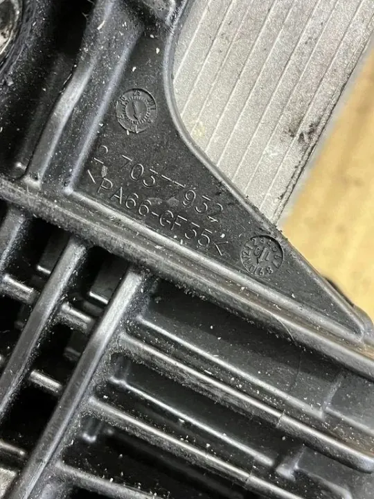 Oljefilterbas OEM 70377932 för BMW 2.0 D image 3