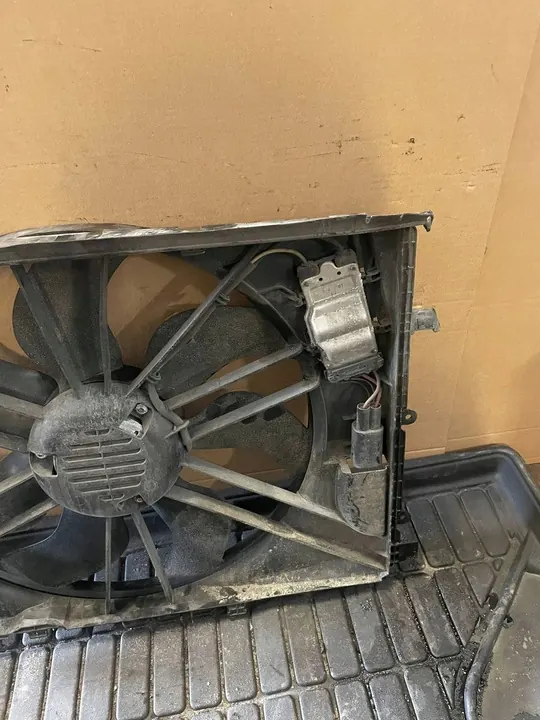 Radiateurventilator Mercedes-Benz C-Class W204 220 2.2 CDI A2045000193 image 3