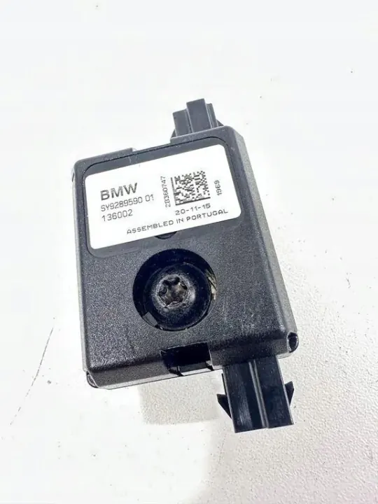 BMW X1 F48 antenneversterkermodule OEM sy9289590 image 3