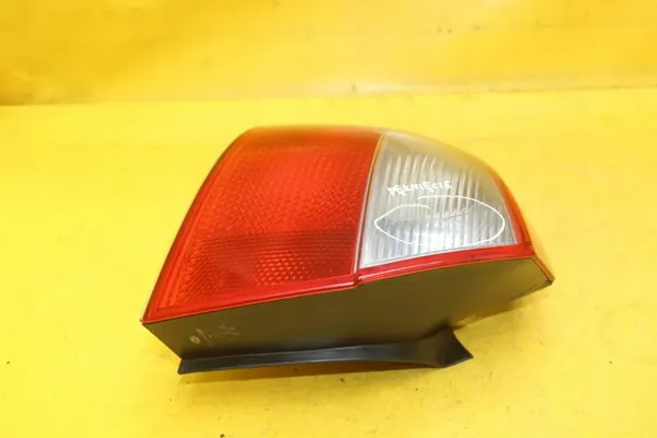 Luz Trasera Izquierda Audi A4 B6 Sedán (8E2) OEM 8E0945095 image 3