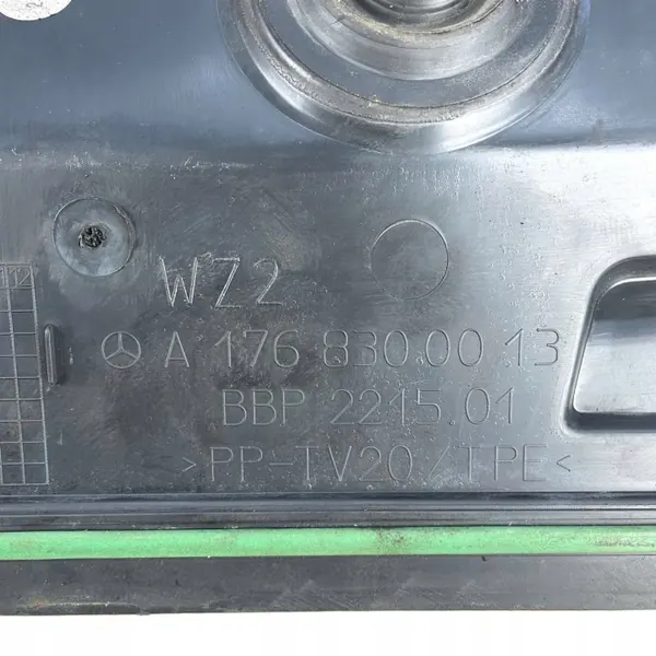 Mercedes A1768300013 Frontscheibenleiste - CLA image 10