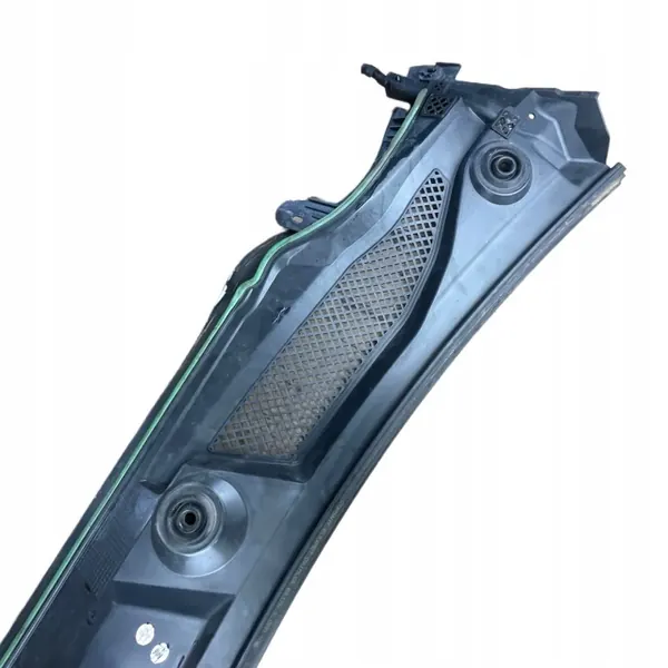 Mercedes A1768300013 Frontscheibenleiste - CLA image 9
