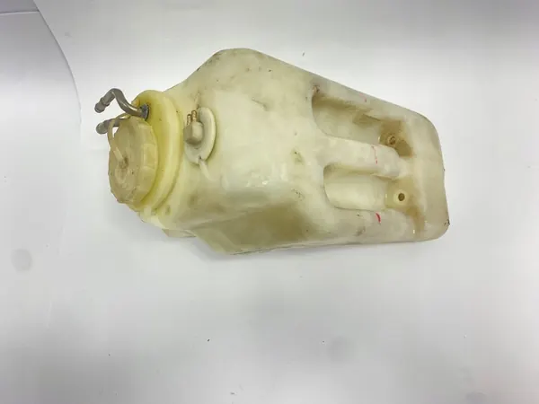 Tuulilasinpesunesteen säiliö Mercedes W124 image 2