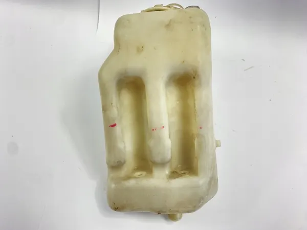 Tuulilasinpesunesteen säiliö Mercedes W124 image 7