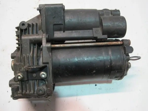 Mercedes ML 164 Fjädringspump OEM A1643200904 image 2