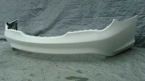 Parachoques trasero Mercedes CLA W117 image 3