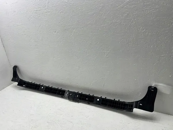 Montaggio paraurti posteriore Tesla Model 3 2023 image 2