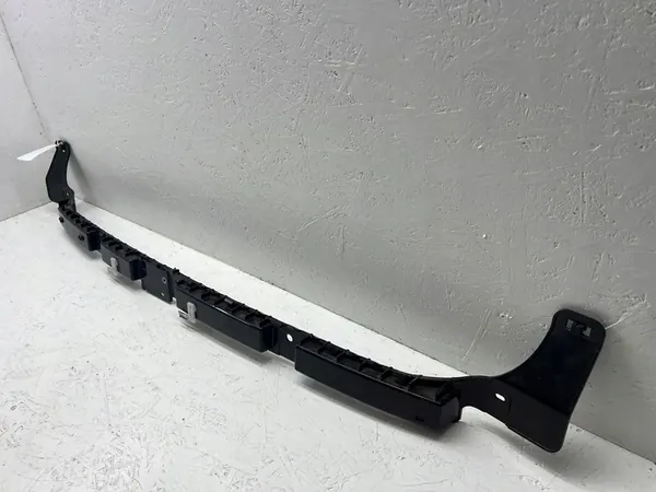 Montaggio paraurti posteriore Tesla Model 3 2023 image 3