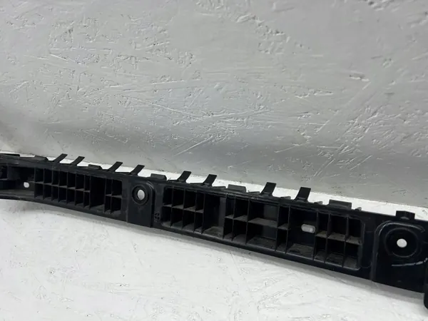 Montaggio paraurti posteriore Tesla Model 3 2023 image 6