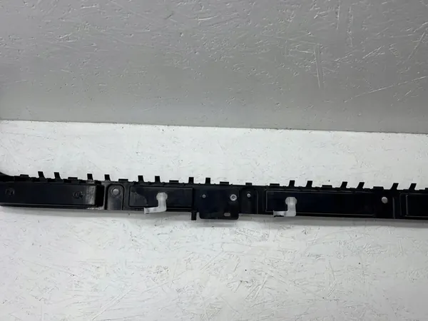 Montaggio paraurti posteriore Tesla Model 3 2023 image 8