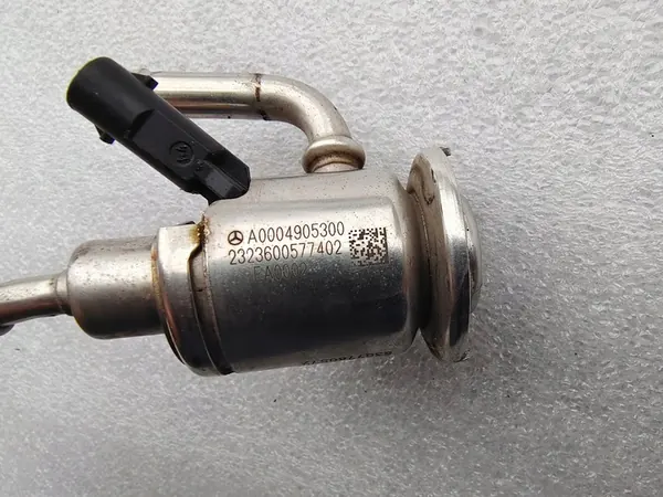 Mercedes AdBlue-injektor A0004905300 image 3