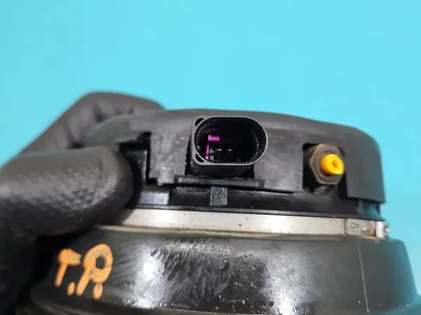 Porsche luftfjädring 97033353332 - Begagnad del image 5