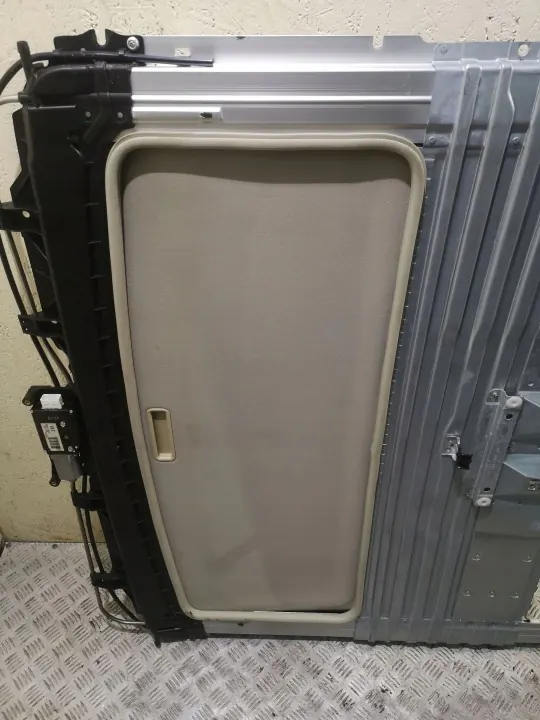 Nissan Armada Schiebedach OEM 833570 - Gebraucht image 6