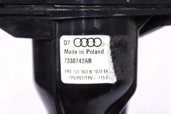Audi Q8 AdBlue-Füllrohr OEM 4M0131963B image 3