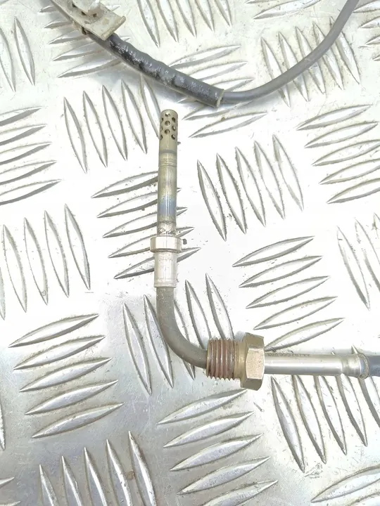 Sensor de temperatura de escape Opel Astra J 2012 OEM 55578799 image 2