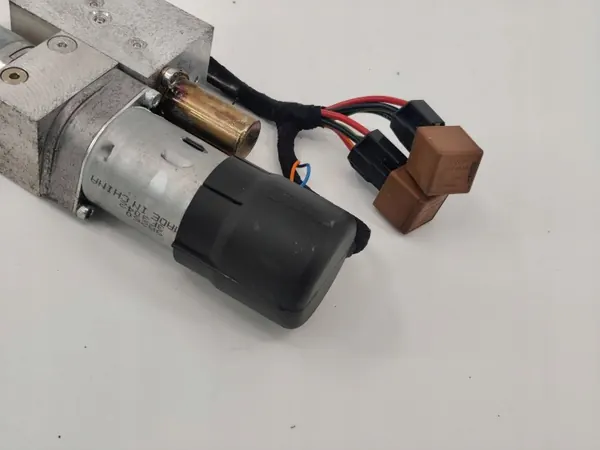 Pompe hydraulique toit pliant Opel Tigra B OEM 93162375 image 6