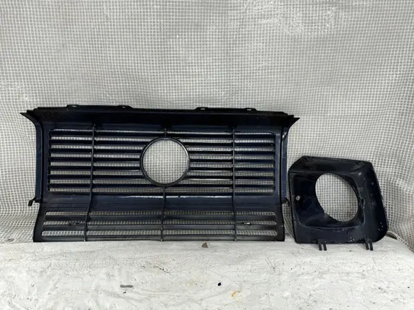 Höger grill MERCEDES GKLASA W463 image 3