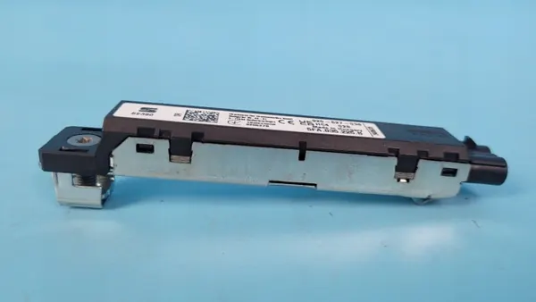 OEM 5FA035225B Antenneversterker voor CUPRA LEON image 3