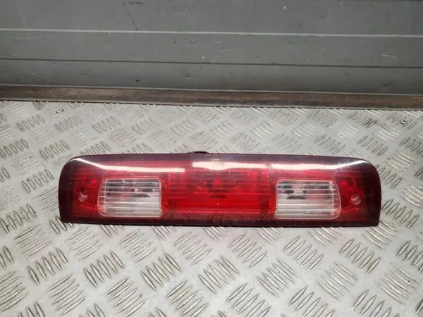 Feu Stop Troisième Dodge RAM 2012 OEM 55372082AB image 2