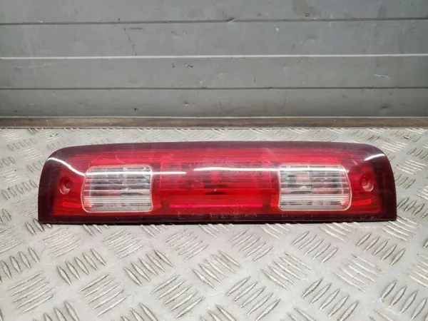 Feu Stop Troisième Dodge RAM 2012 OEM 55372082AB image 5