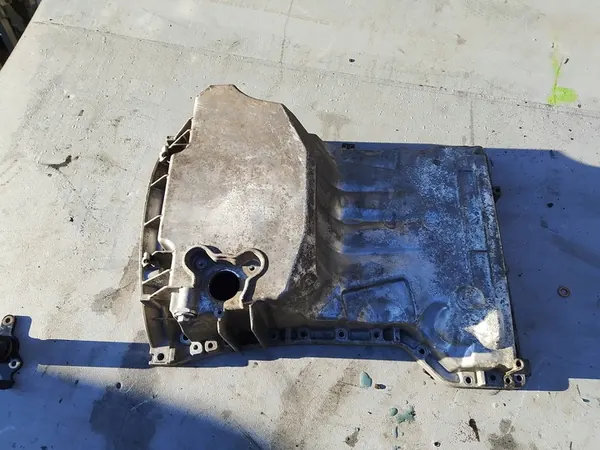 MERCEDES W203 C160K CLC 1.8 Oljetank A2710141002 image 3