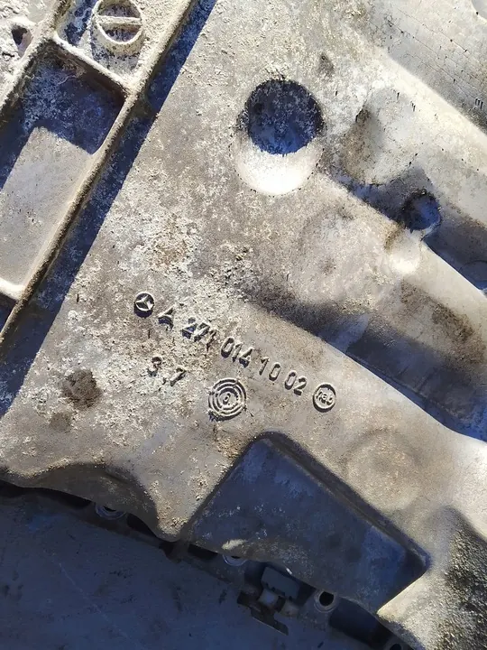 MERCEDES W203 C160K CLC 1.8 Oljetank A2710141002 image 4