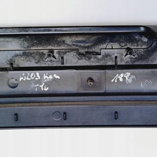 Spoiler arrière Mercedes Benz W203 OEM image 5