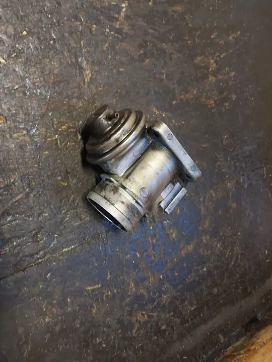 EGR-venttiili BMW 5 E39 525tds M51D25 11712248139 image 3