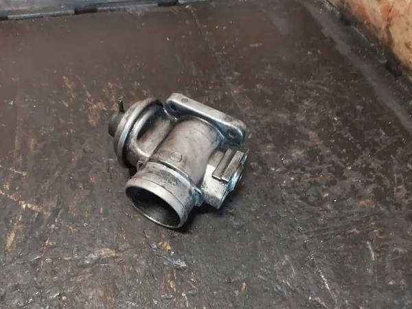 EGR-venttiili BMW 5 E39 525tds M51D25 11712248139 image 5