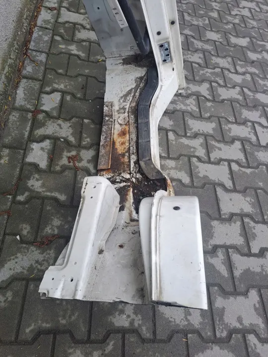 OEM ĆWIARTKA BOK SŁUPEK PRÓG PRAWY KABINY VOLVO FL 6 00-06 image 4