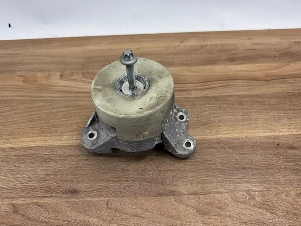 Soporte de Motor Derecho Mercedes Clase C W205 A2052405000 image 2